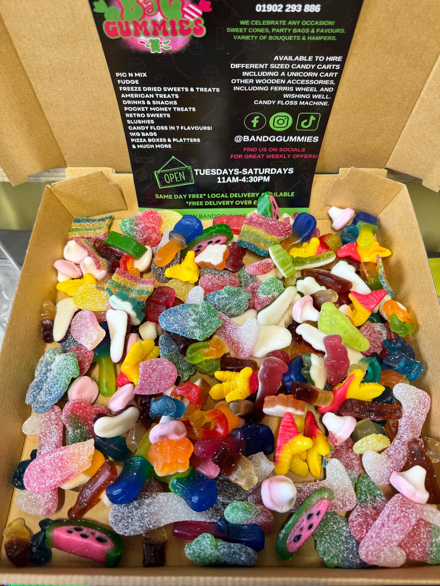 Random Mix Sweet Pizza Box - 500g, 1KG or 2KG